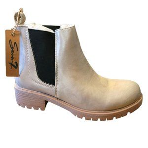 Gold Boots Seven7 Billie Ankle Booties Pull-On Platform Womans Size 10 JJ3346